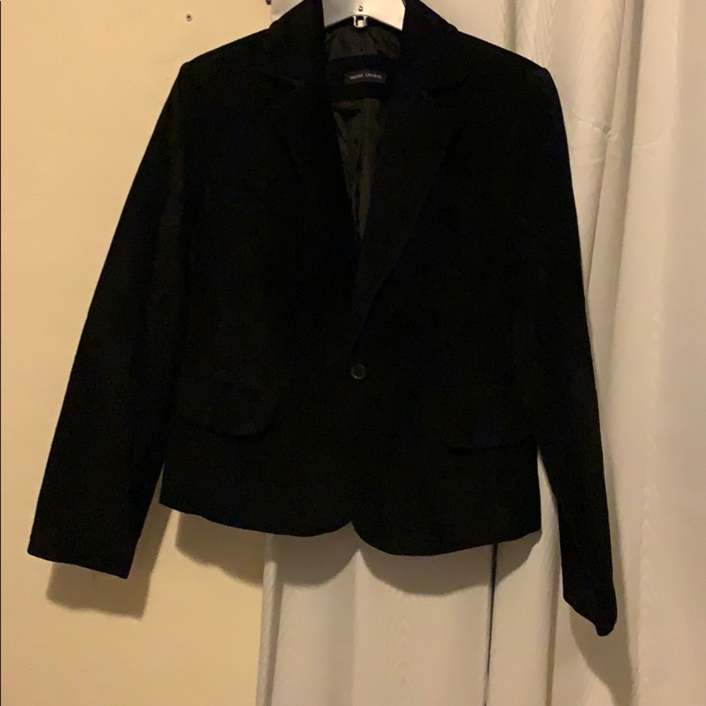 Valerie Stevens black blazer